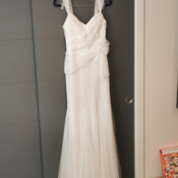 WHITE by Vera Wang Wedding Gown 4 - Picture 7 of 8